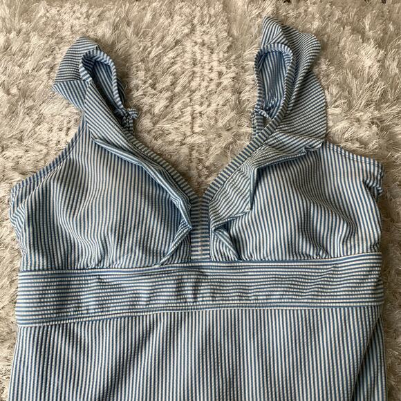 Blue White Seersucker 1 Piece Swimsuit Ruffle Strap Sz ? XL - Picture 6 of 8